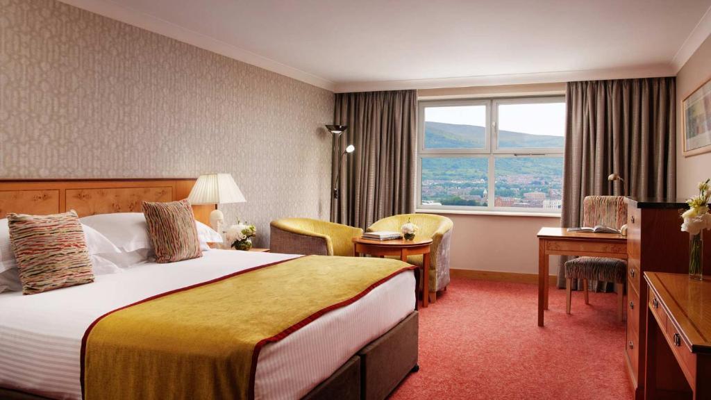 Europa Hotel Белфаст Екстериор снимка