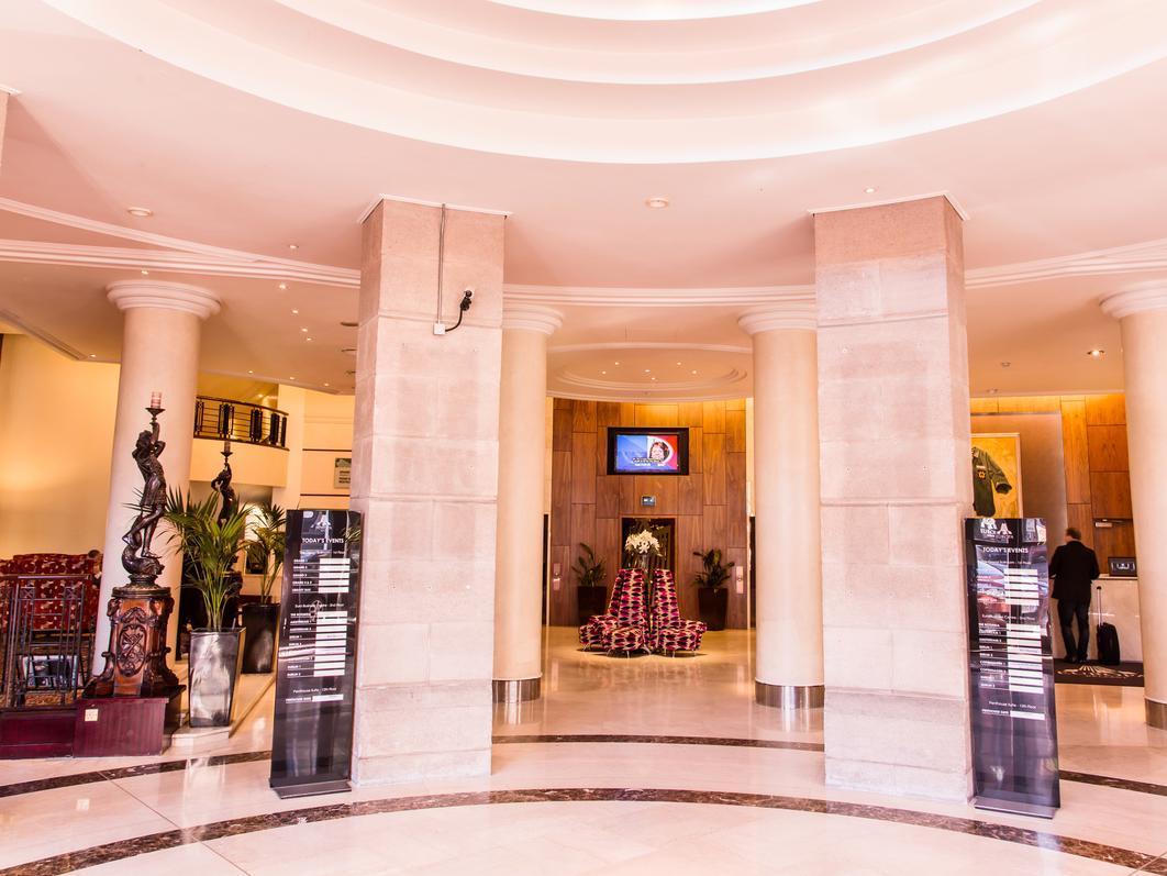 Europa Hotel Белфаст Екстериор снимка